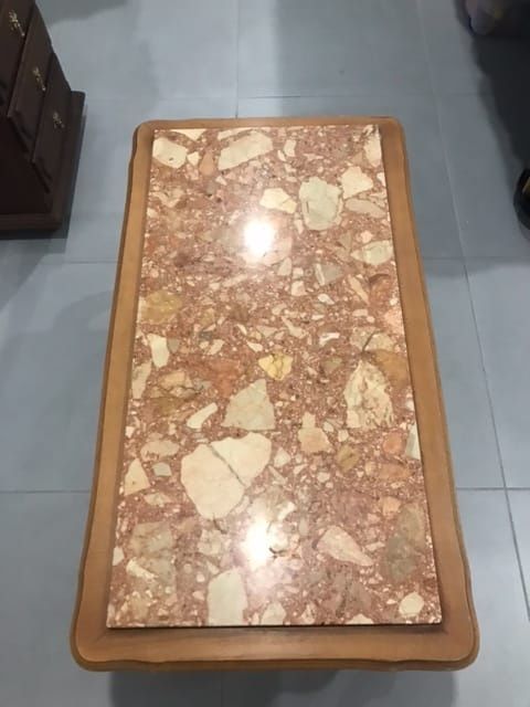 Pequena mesa de pedra