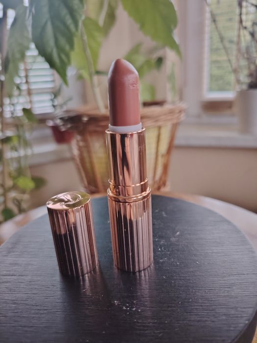 Pomadka do ust Charlotte Tilbury Stoned Rose