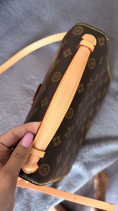 Жіноча сумка через плече monogram style