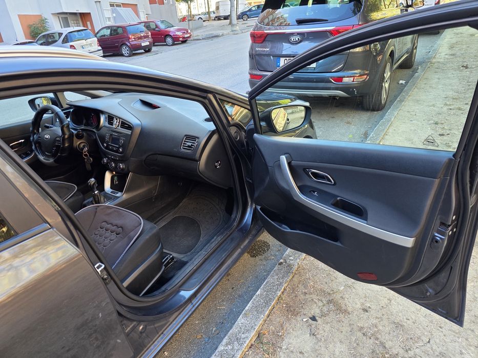 Kia Ceed, modelo 2013, diesel, em excelente estado, basta abastecer e sair dirigindo. — photo 5