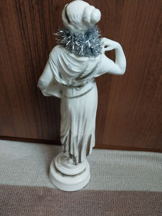 Греческая статуэтка