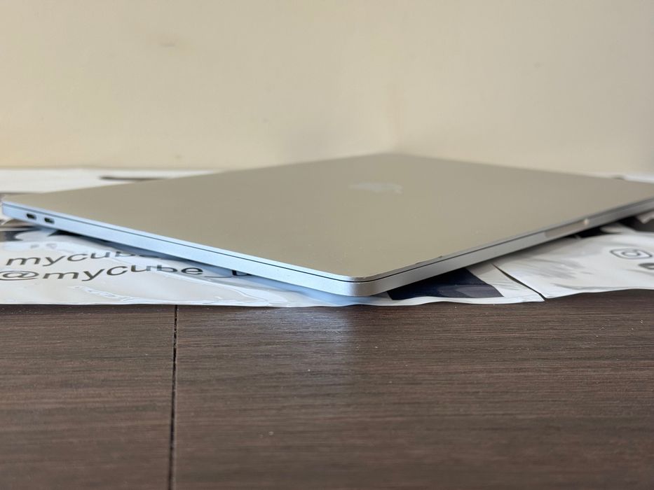 Apple MacBook Pro 15" 2017 i7 2,8GHz 16Gb/256GB Space Gray