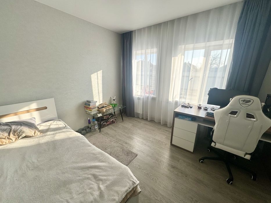 Продам будинок. Свій двір!!