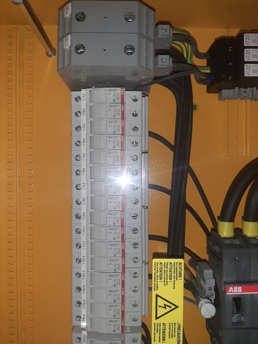 MAXCONNECT 16 PLUS (ACCCAC0002). Skrzynka sekcyjna