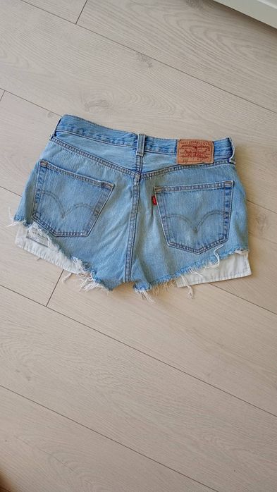 Продам шорти Levi's 501 оригінал
