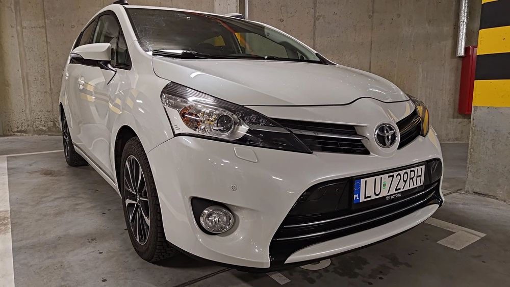 Toyota Verso Toyota Verso wersja Prestige 7 osobowa  + Full Pakiet