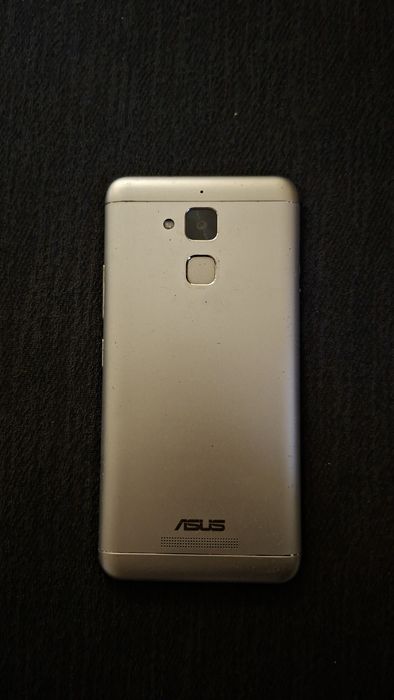 Asus Zenfone 3 Max com carregador