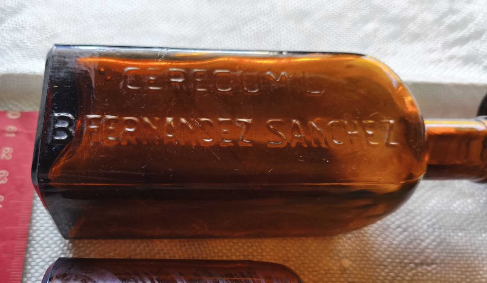 Lote de frascos de farmácia antigos