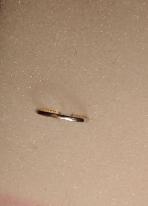 Anel de prata contrastada, ajustável.