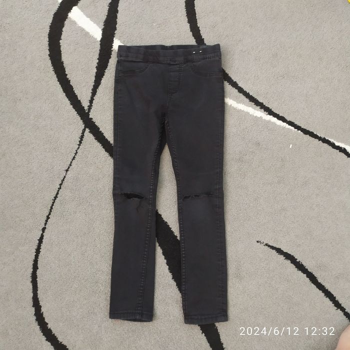 Czarne tregginsy hm 110