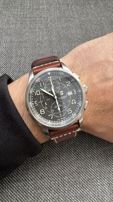 Zegarek Victorinox Airboss 241620.