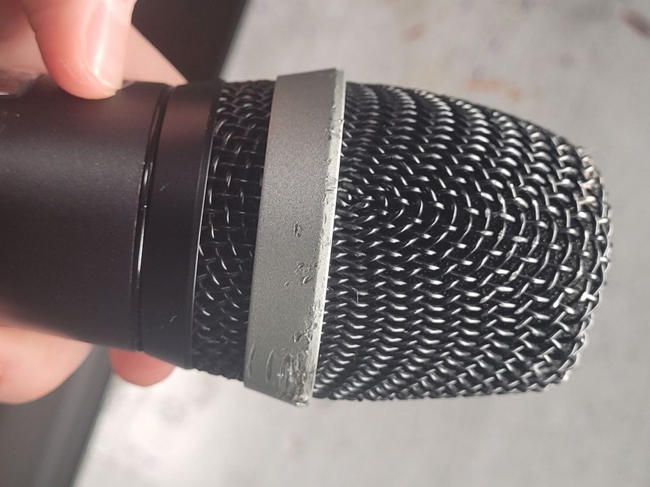 Бездротовий ручний мікрофон AKG HT470