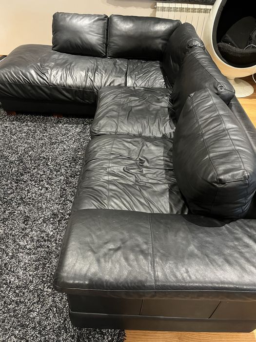 Sofa com chaise longue preto