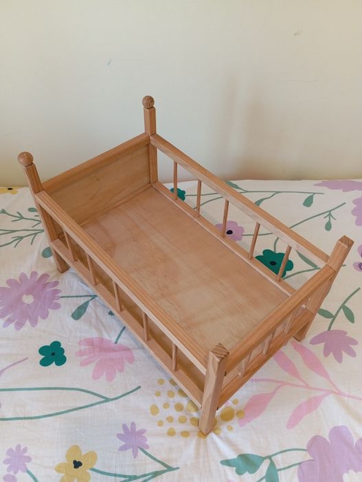 Berço e Cadeira para Bonecas