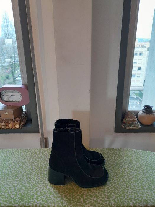 Vendo Botas de Senhora ELASTOMERE muito bonitas como novas