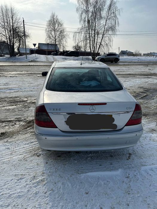 Mercedes е220 правий руль