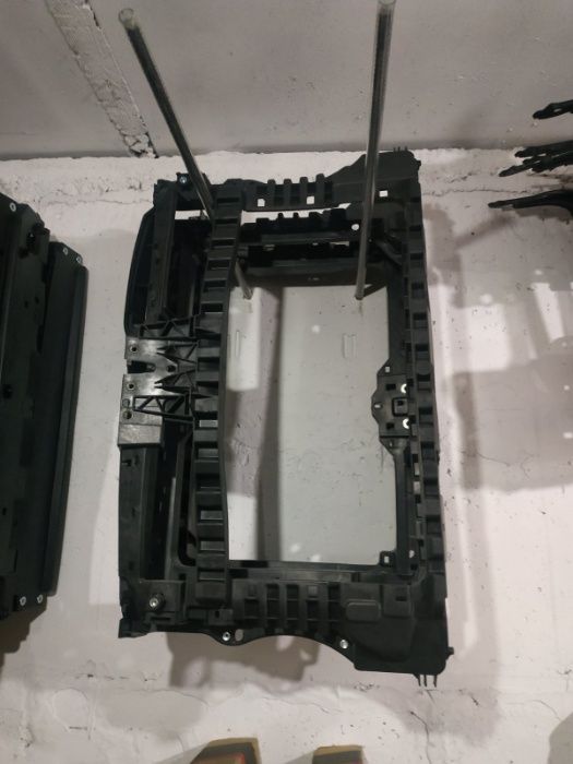 Передняя панель телевизор Volkswagen Jetta Universal USA 1K9805588A