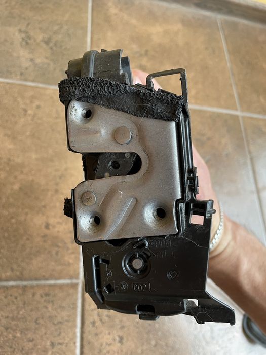 Замки дверей Renault Captur правий задні та передній