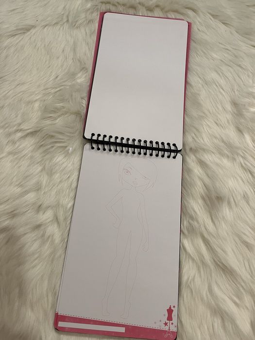 Ksiazka szkicownik top model