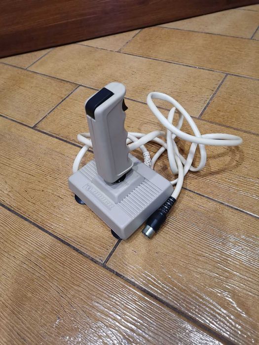 Джойстик компьютера Поиск