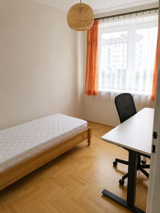 Pokój jednoosobowy, al. Sikorskiego 3, tuż obok ronda Krwiodawców