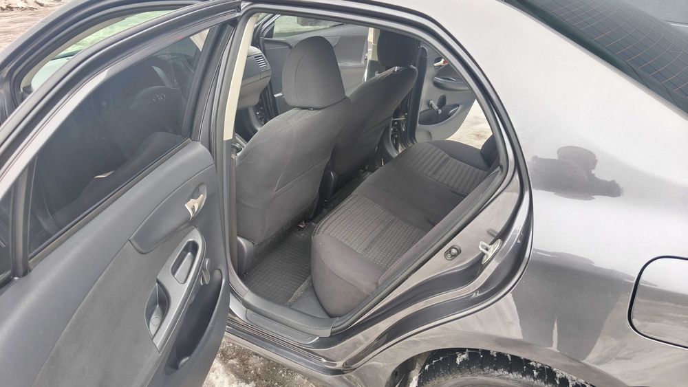 Продам королу 1.6 газ. бензин