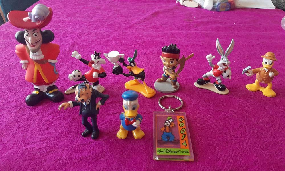 bonecos pvc jake daffy duck diablo tasmânia bugs bunny frajola sylvester frangolino marretas wallace gromit super homem donald pateta goofy capitão