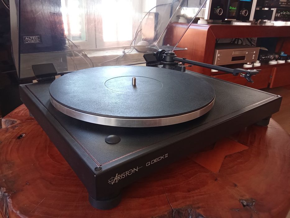 Gira discos Ariston Q Deck II