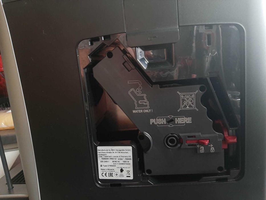 Ekspres do kawy Siemens EQ.6 plus s300 srebrny/ stan idealny/mało używany
