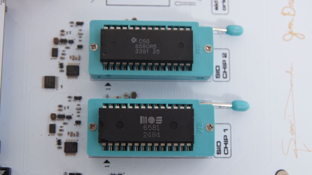 Commodore 64 Ultimate Starlight Edition FPGA 2x SID 6581 8580R5