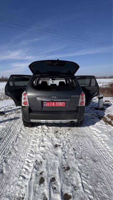 Продам Hyundai Tucson 2.0 бензин