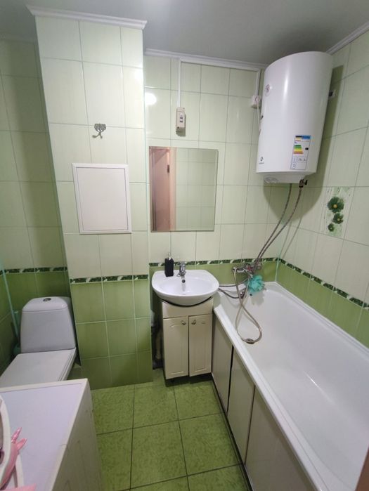 Продається 2-кім квартира в Хортицькому районі.