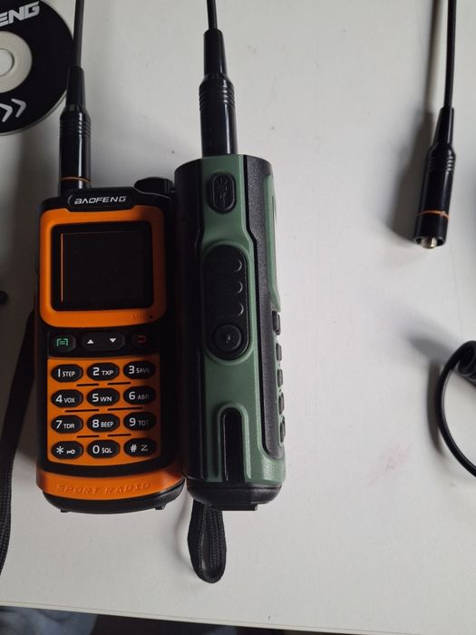 Walkie-Talkie Profissional USB-C | Longo Alcance | Lanterna + Scan Fre