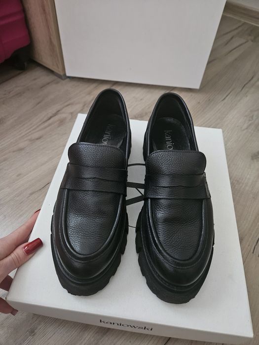 Czarne skórzane buty  loafersy mokasyny na platformie 37