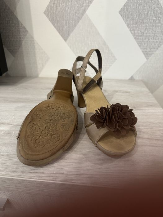 Босоніжки Rieker, в стані нових