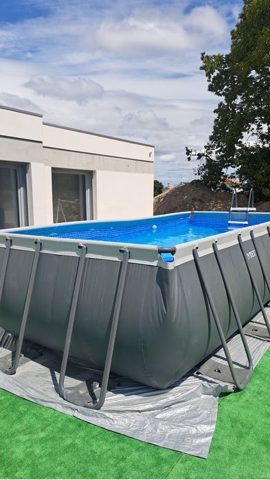 Piscina INTEX 549x274x132cm  model A18x9x52