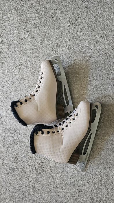 Łyżwy figurowe damskie