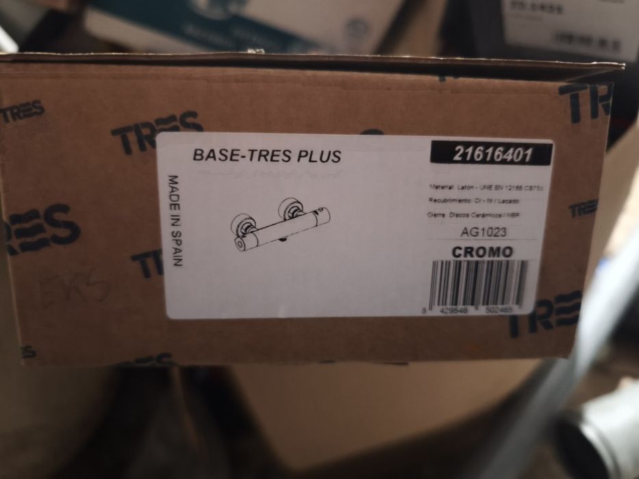 Bateria Tres Base natryskowa termostatyczna