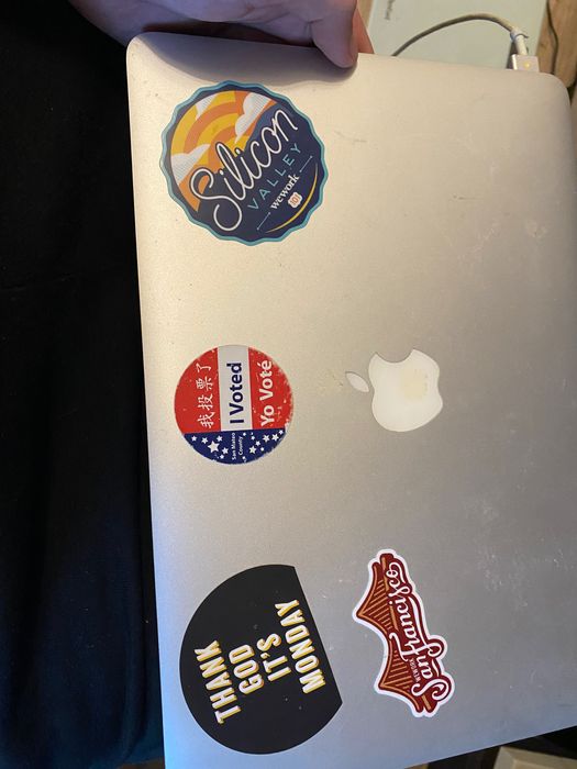 MacBook Air A1466 2017 год, дисплей полностью разбит, на запчасти