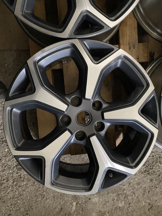 Колеса , диски R21 Rivian R1T R1S