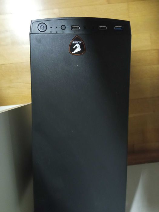 PC Gamer (ryzen 5 2600, RX 580, 16 GB ram)