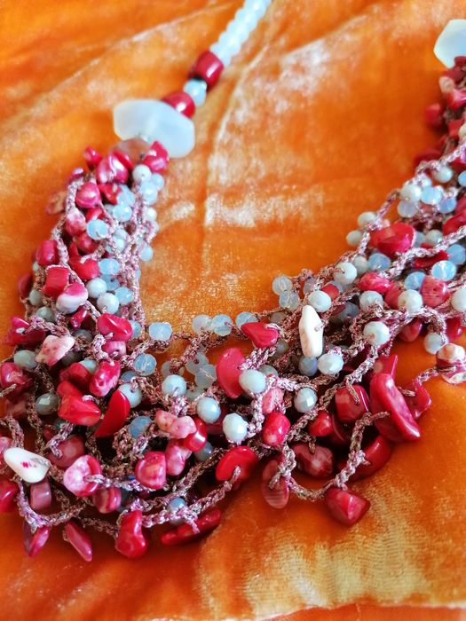 Colar comprido da casa batalha