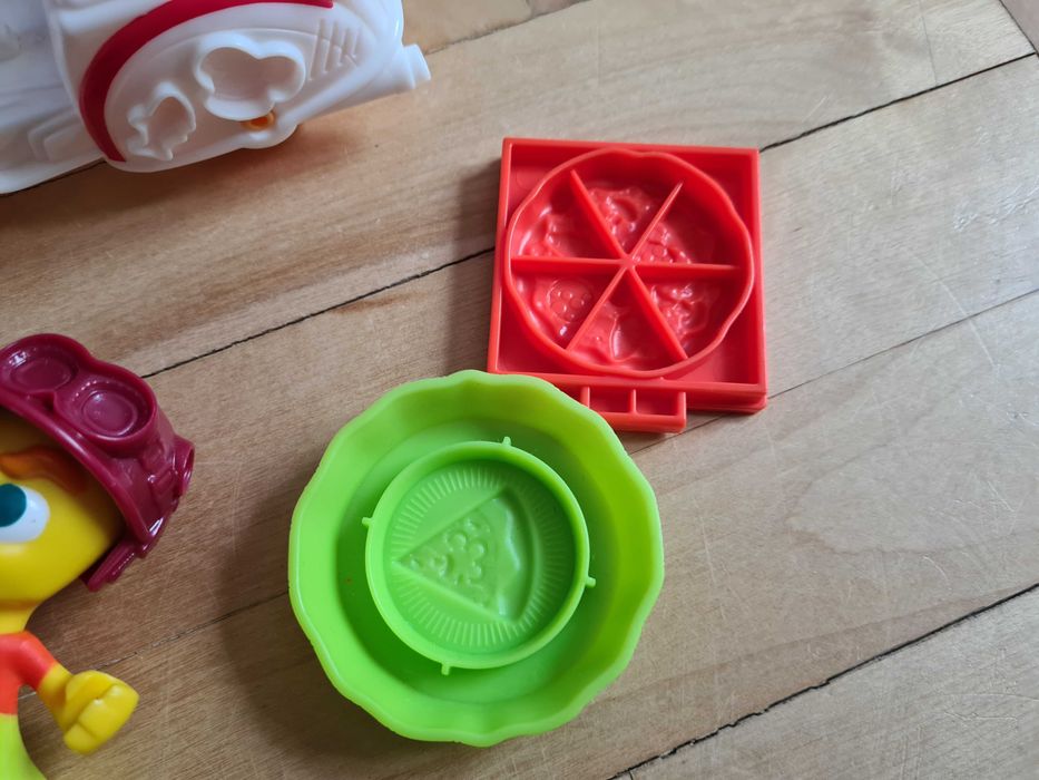 Ciastolina Play-Doh Town B5976 Dostawca Pizzy