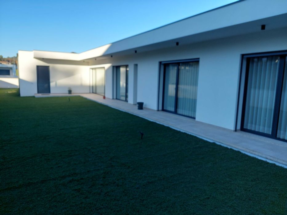 Vendo Moradia Térrea ,Arquitetura Moderna