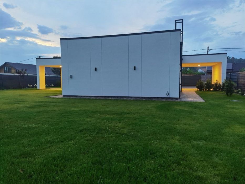 Сучазний будинок в с. Романків