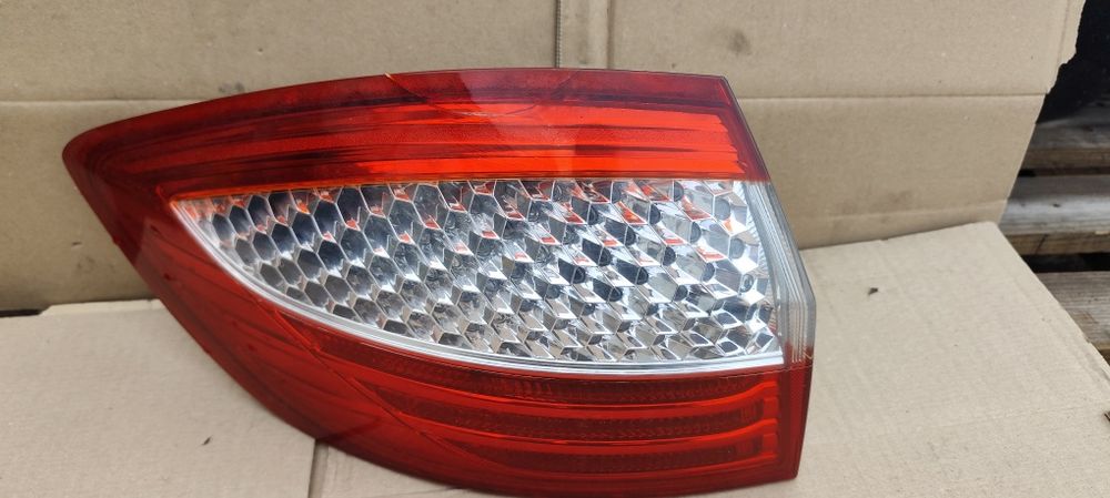 Ford Mondeo MK4 kombi 2007r.  Lampa tył prawa lewa komplet