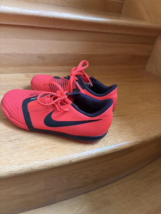 Кросівки футболтні дитячі Nike