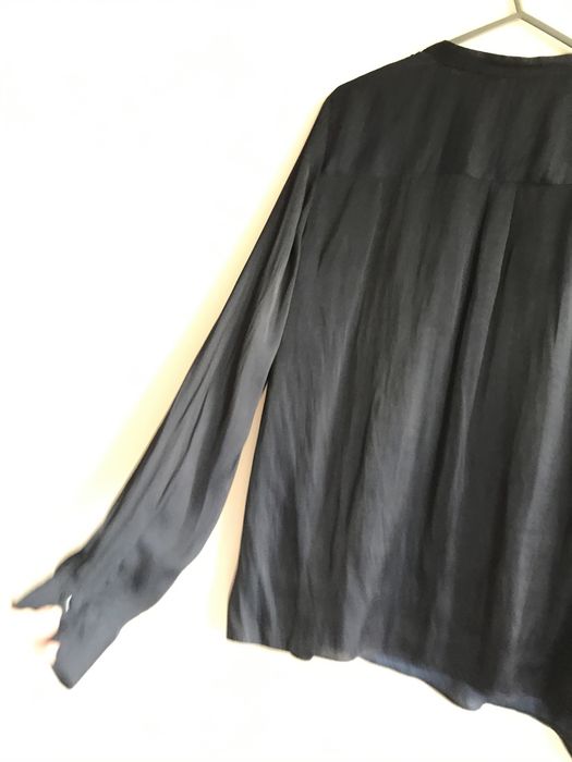 Zara 36 elegancka satynowa granatowa bluzka koszulowa dekolt V