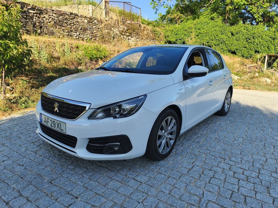 Peugeot 308 — fotografia 2