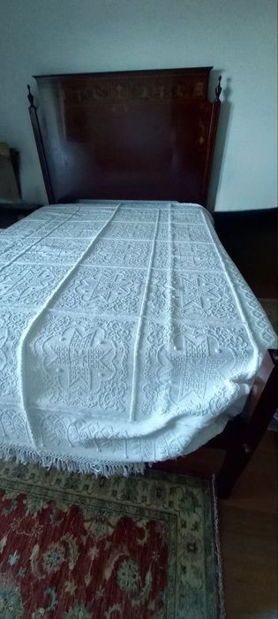 Colcha artesanal de tear — Almalaguês